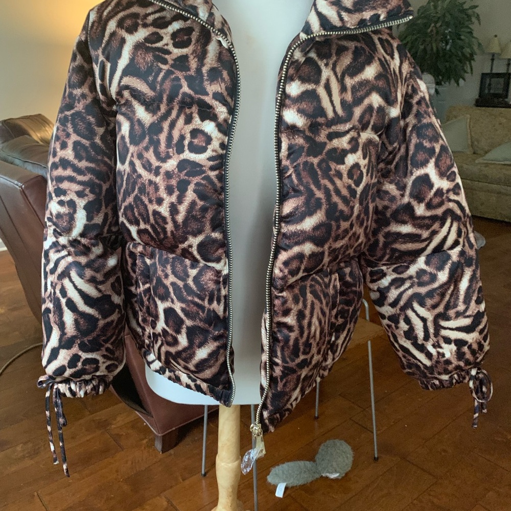 New with tags INC puffer leopard jacket, Medium